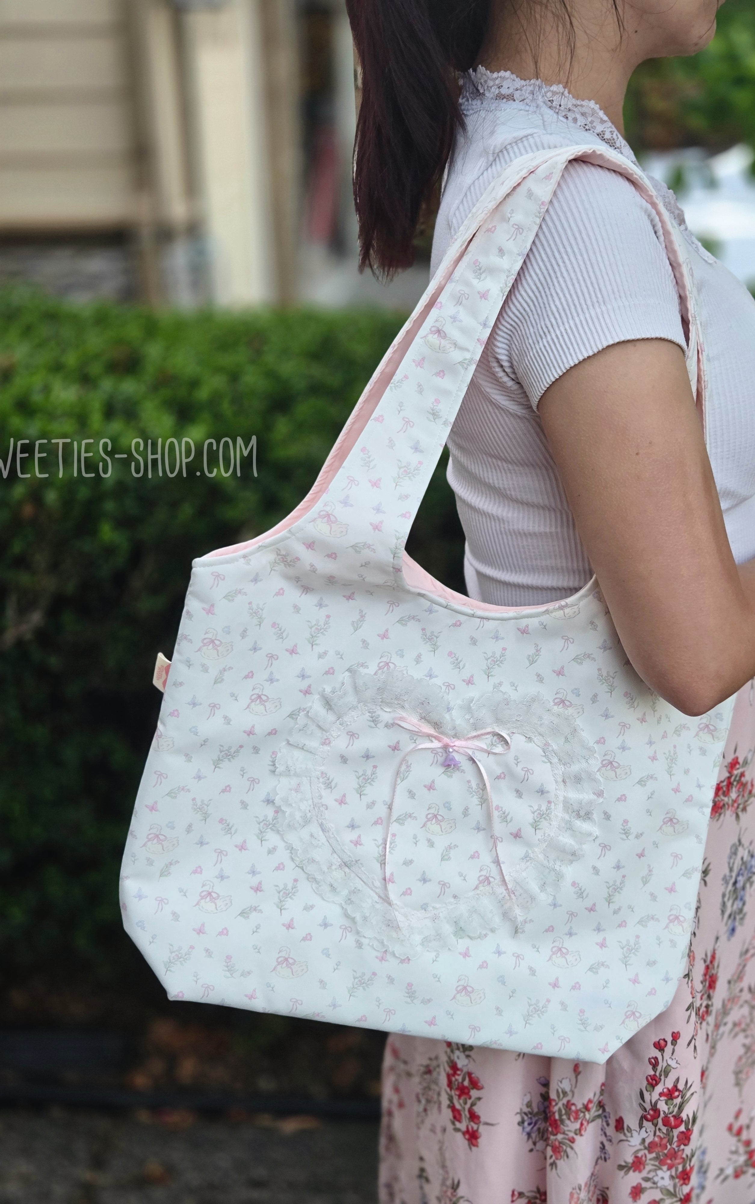 Meomay Tote Bag - Swanie